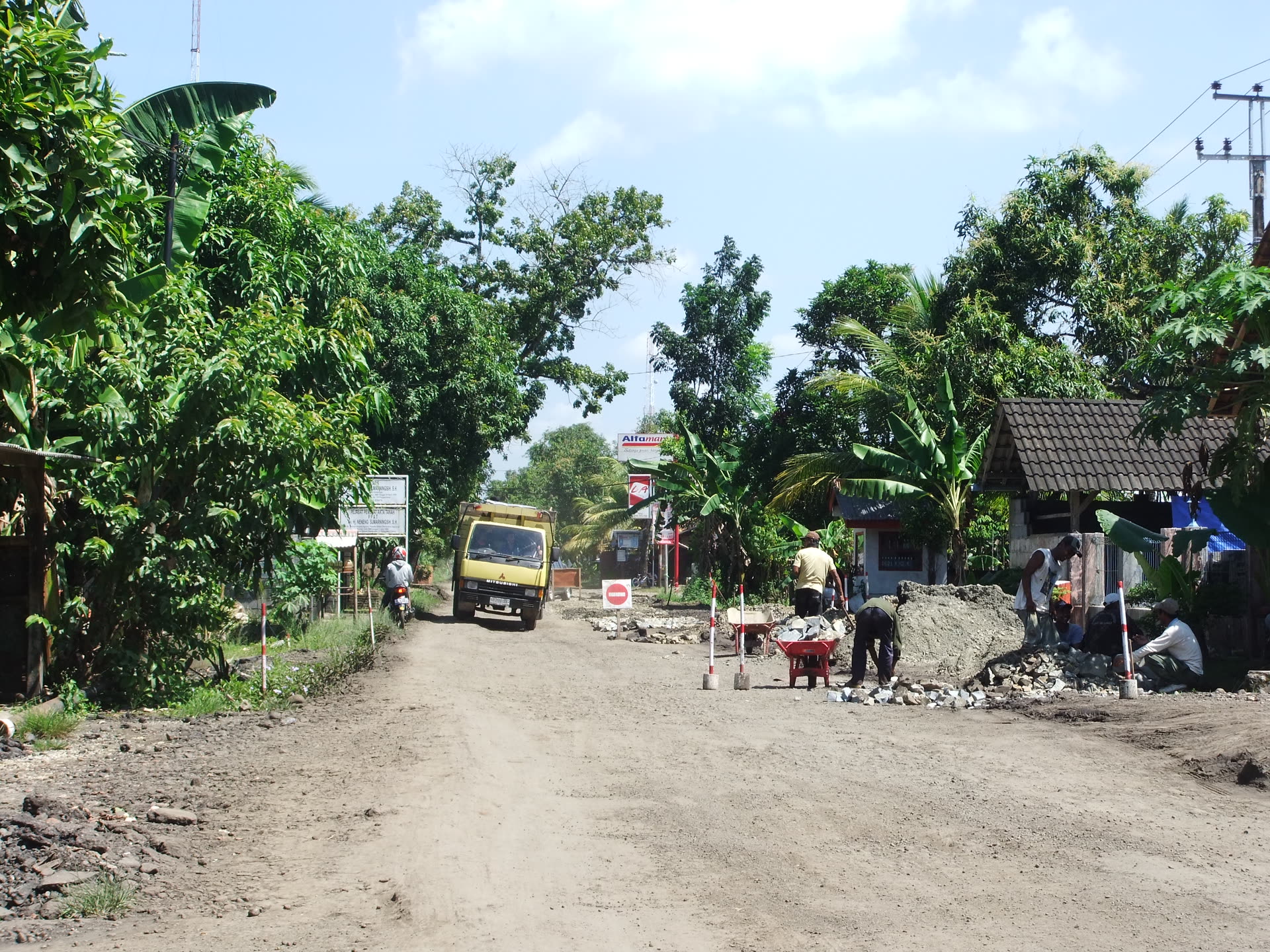 Jalan menuju Batukaras dari Pangandaran